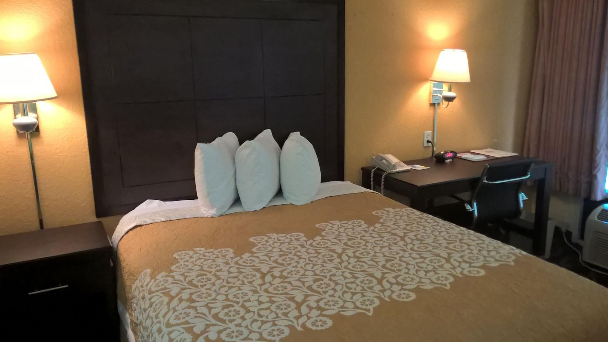 Days Inn & Suites By Wyndham Port Richey Exteriér fotografie
