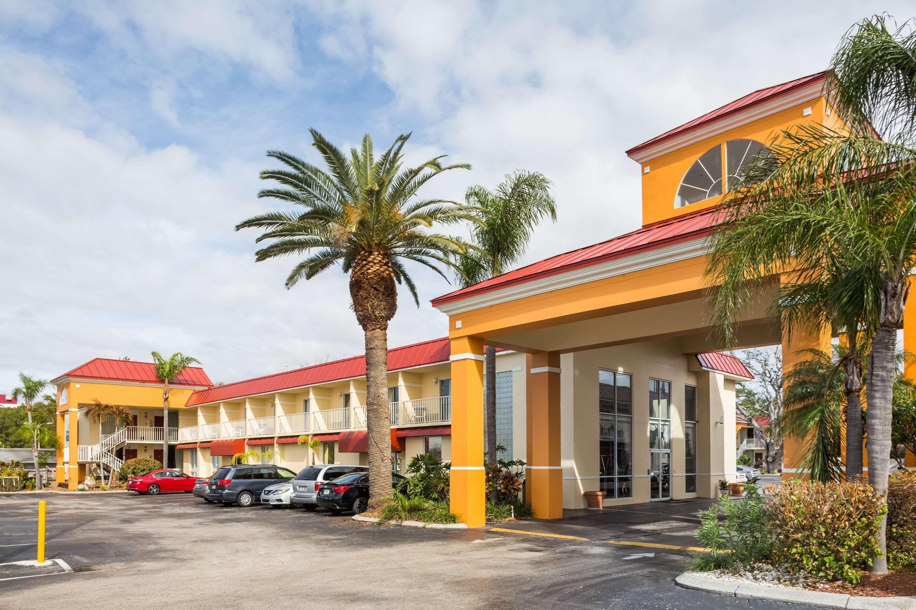 Days Inn & Suites By Wyndham Port Richey Exteriér fotografie