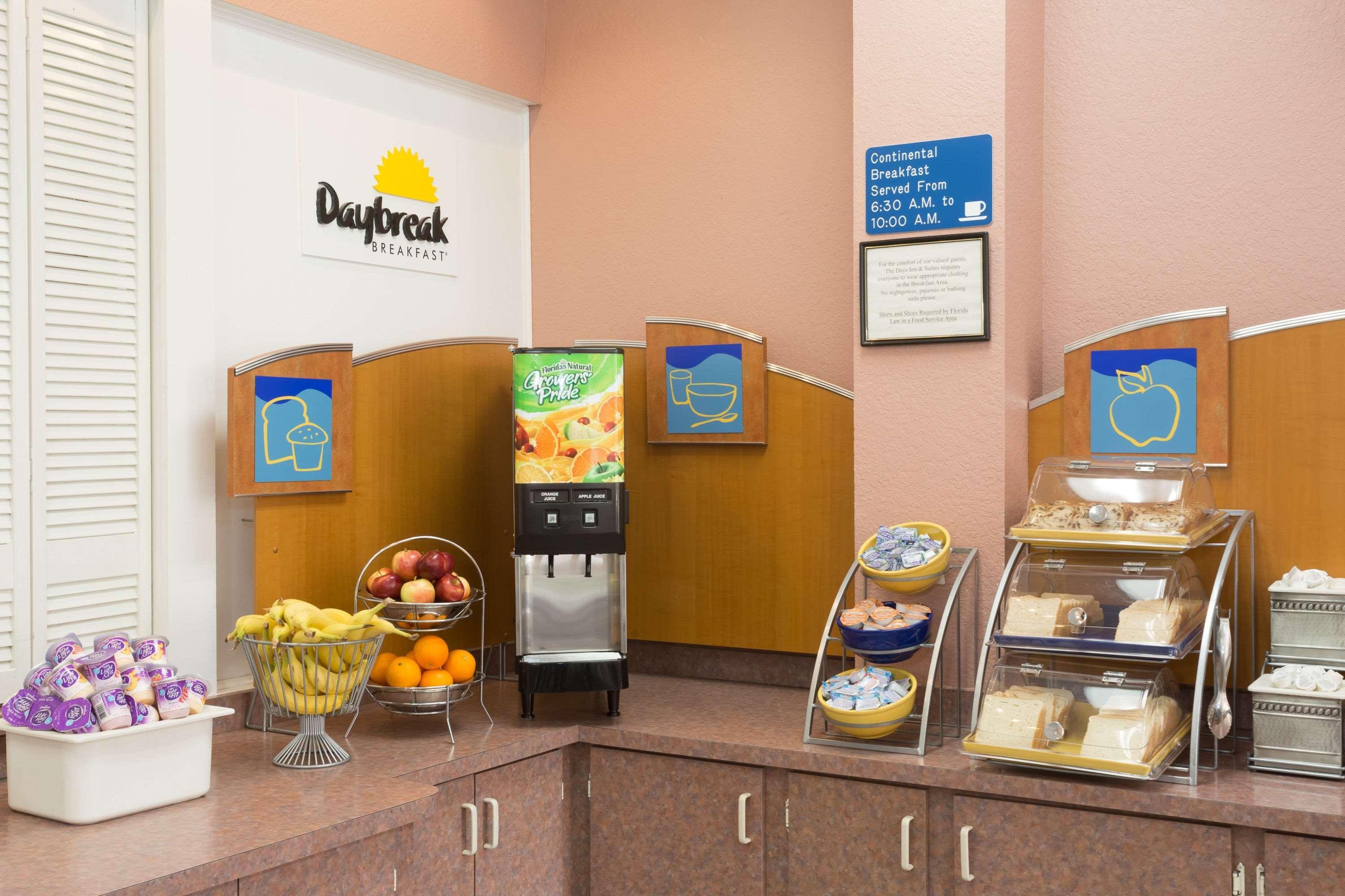 Days Inn & Suites By Wyndham Port Richey Exteriér fotografie