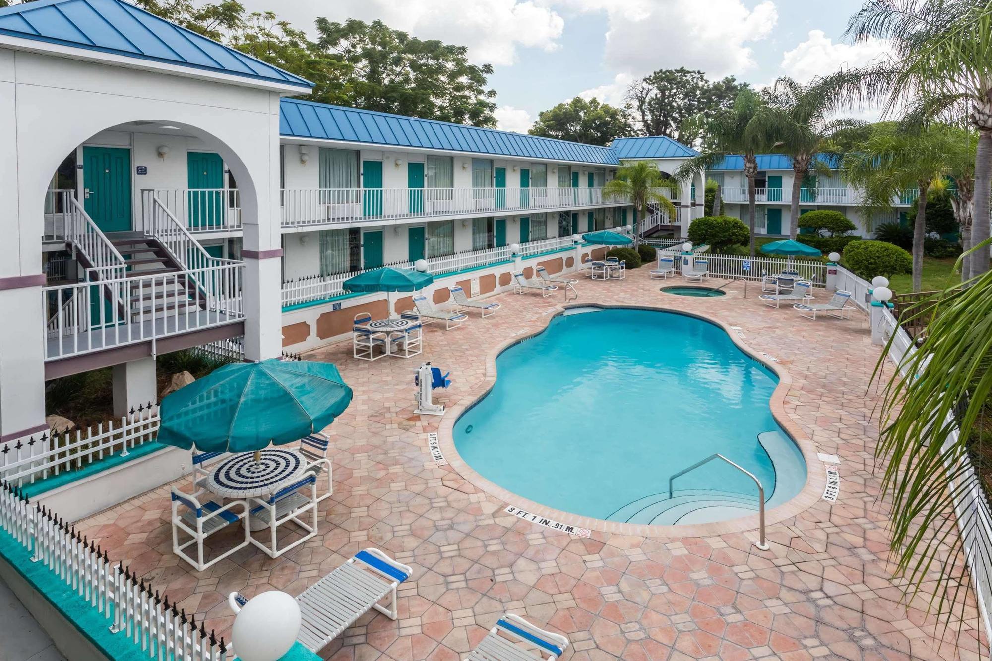 Days Inn & Suites By Wyndham Port Richey Exteriér fotografie
